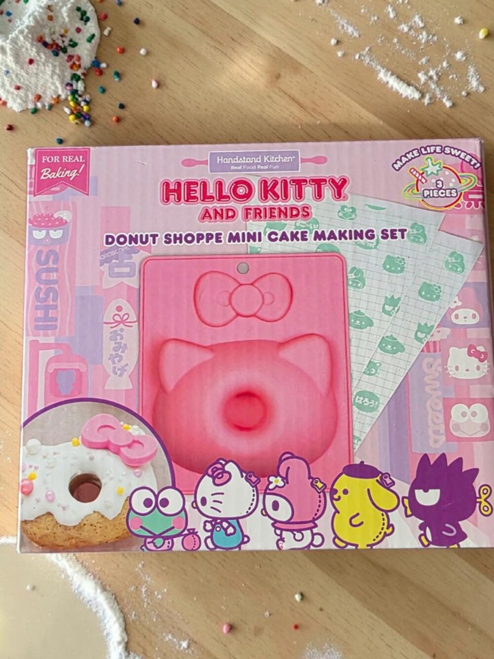 NIB HELLO KITTY & FRIENDS By Sanria Donut Shop and Cake Making Set